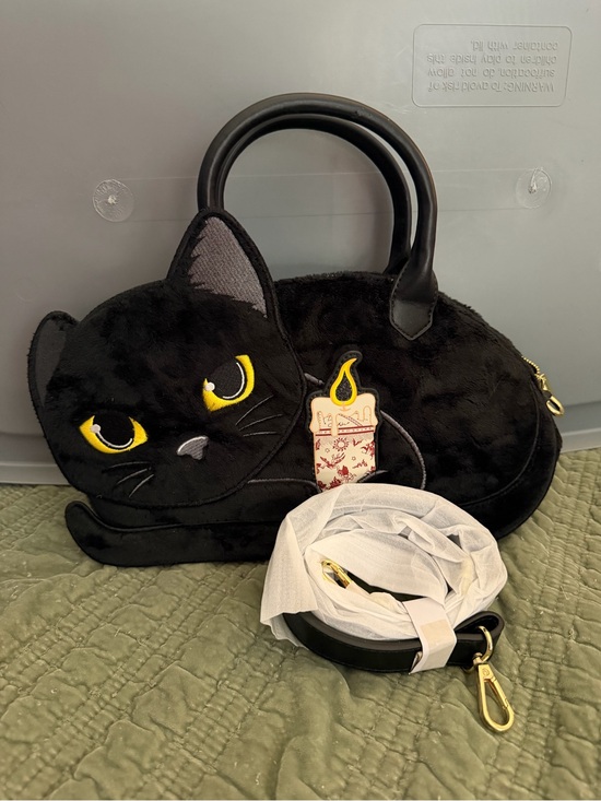 Loungefly Handbags - Loungefly Binx Hocus Pocus Plush Cat Crossbody Bag Halloween